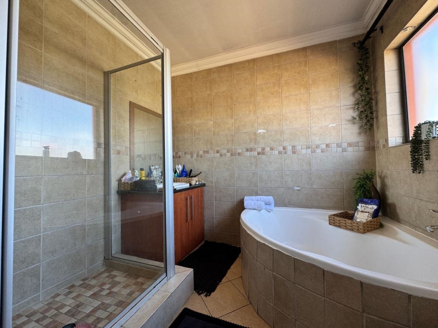 2 Bedroom Property for Sale in Amberfield Valley Gauteng