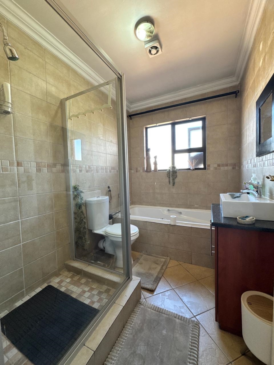 2 Bedroom Property for Sale in Amberfield Valley Gauteng
