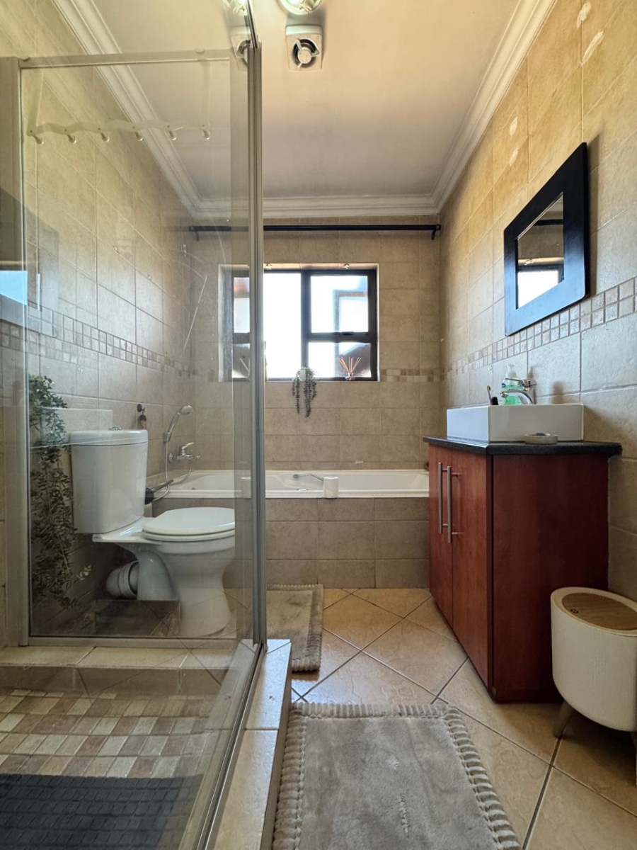 2 Bedroom Property for Sale in Amberfield Valley Gauteng