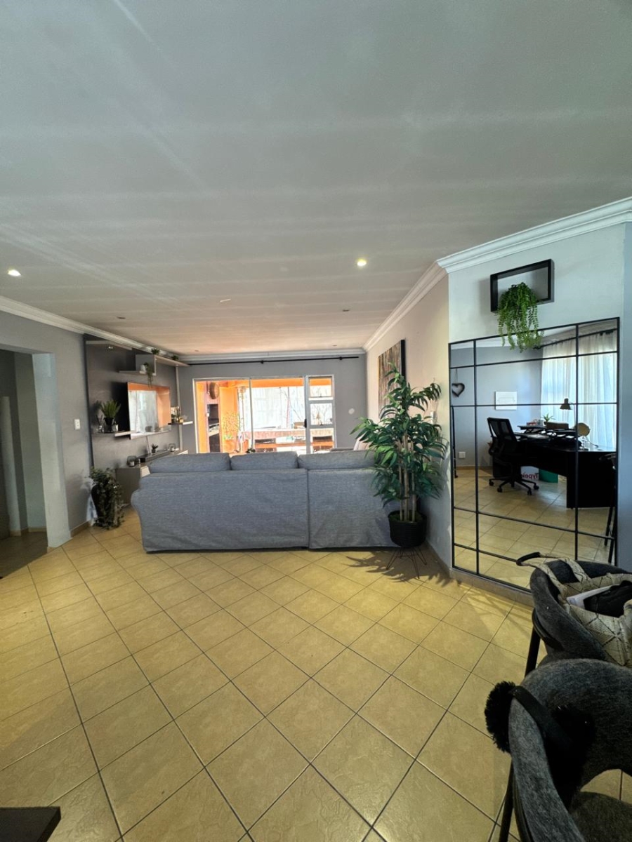 2 Bedroom Property for Sale in Amberfield Valley Gauteng