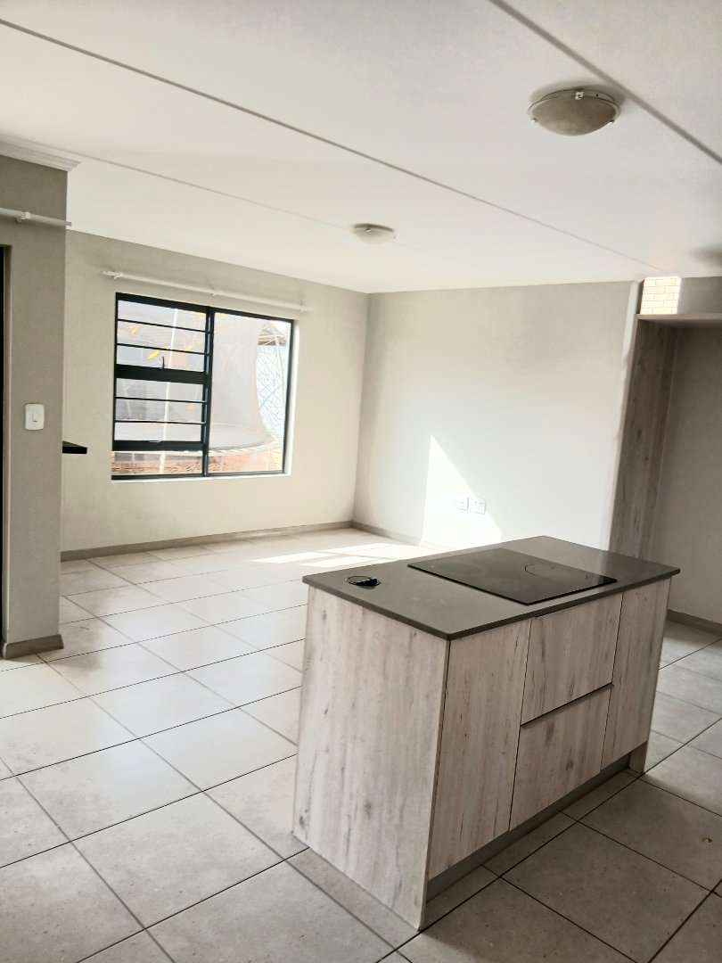 3 Bedroom Property for Sale in Rooihuiskraal North Gauteng