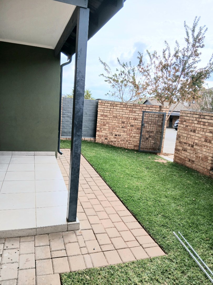 3 Bedroom Property for Sale in Rooihuiskraal North Gauteng