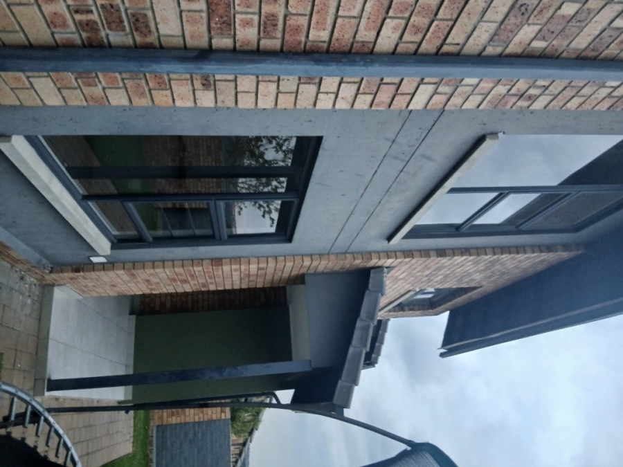 3 Bedroom Property for Sale in Rooihuiskraal North Gauteng