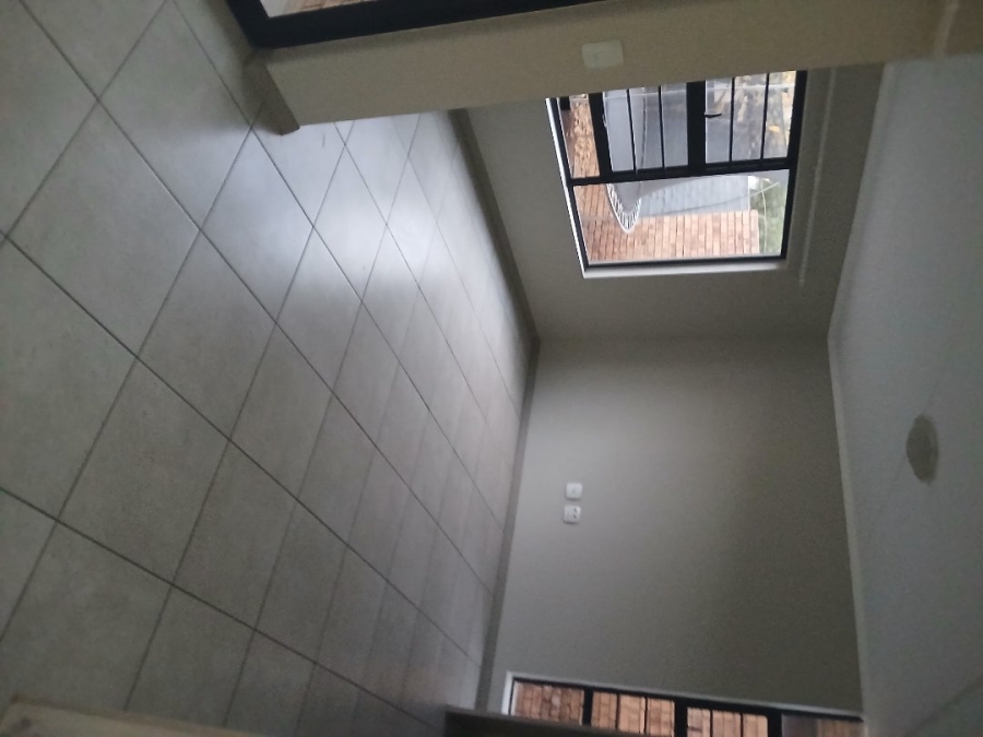 3 Bedroom Property for Sale in Rooihuiskraal North Gauteng