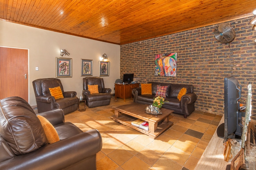 4 Bedroom Property for Sale in Dorandia Gauteng