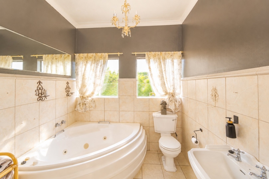 4 Bedroom Property for Sale in Dorandia Gauteng