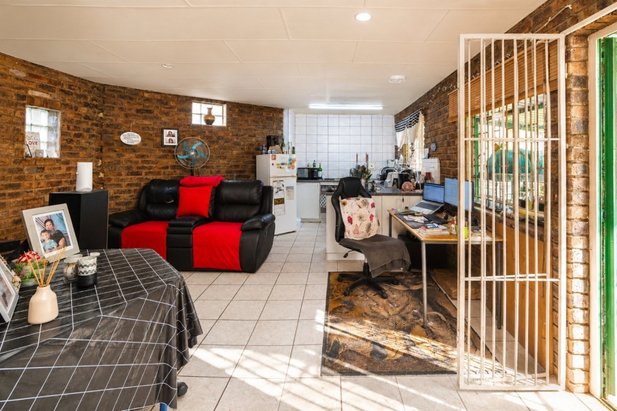4 Bedroom Property for Sale in Dorandia Gauteng
