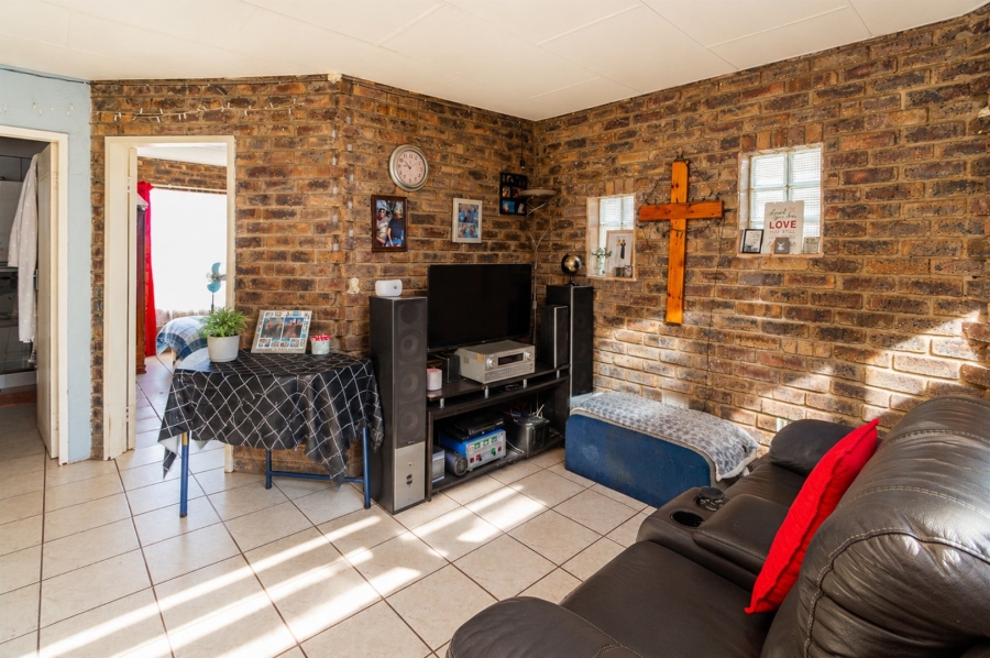 4 Bedroom Property for Sale in Dorandia Gauteng