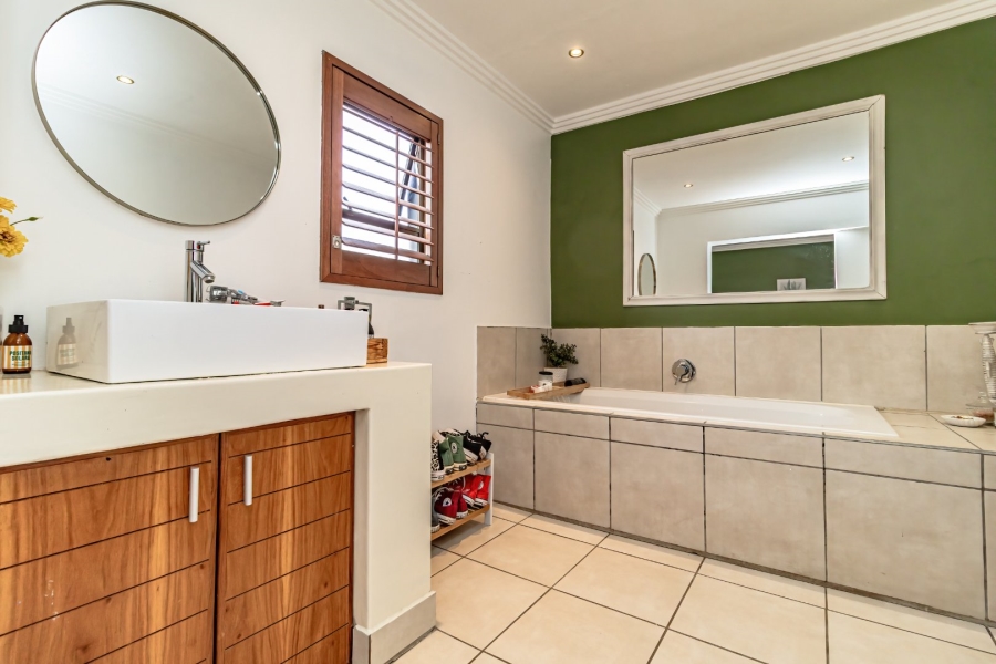 To Let 5 Bedroom Property for Rent in Serengeti Lifestyle Estate Gauteng