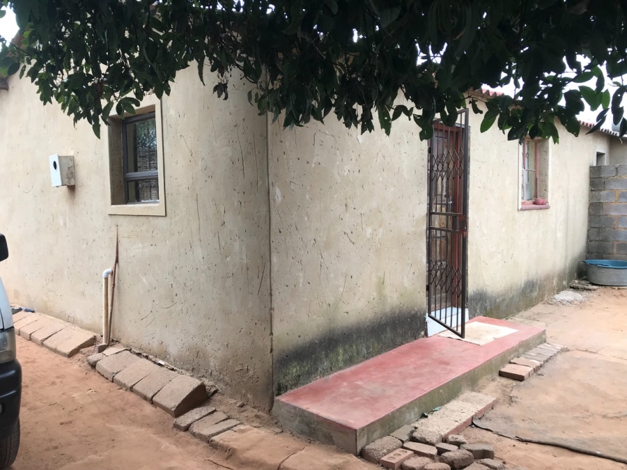 2 Bedroom Property for Sale in Naledi Gauteng