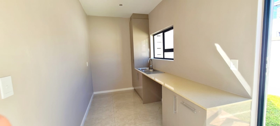 4 Bedroom Property for Sale in Blue Hills Gauteng