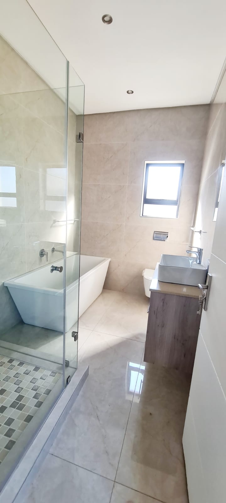 4 Bedroom Property for Sale in Blue Hills Gauteng