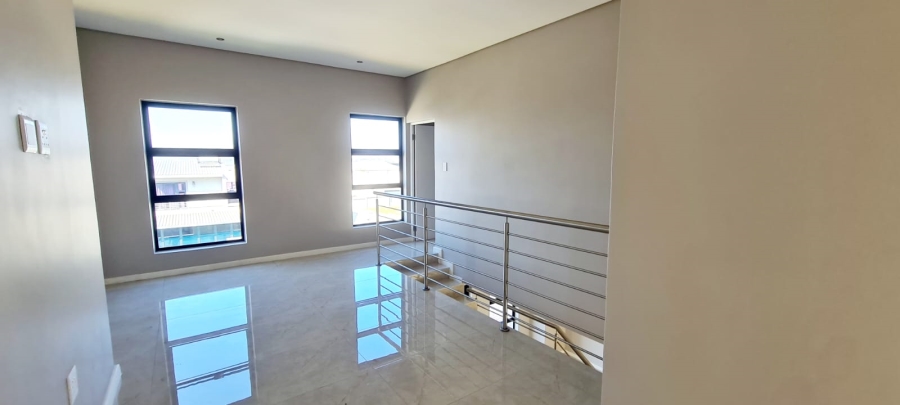 4 Bedroom Property for Sale in Blue Hills Gauteng