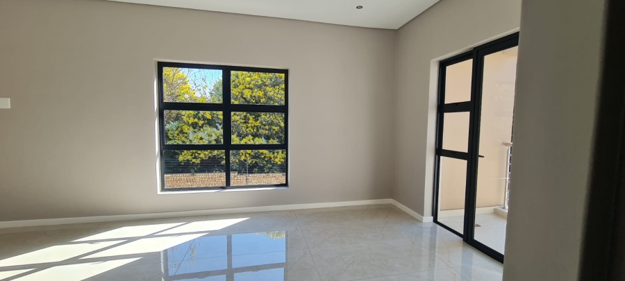 4 Bedroom Property for Sale in Blue Hills Gauteng
