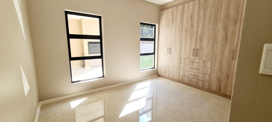 4 Bedroom Property for Sale in Blue Hills Gauteng