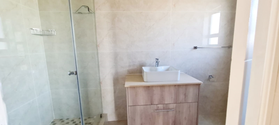 4 Bedroom Property for Sale in Blue Hills Gauteng