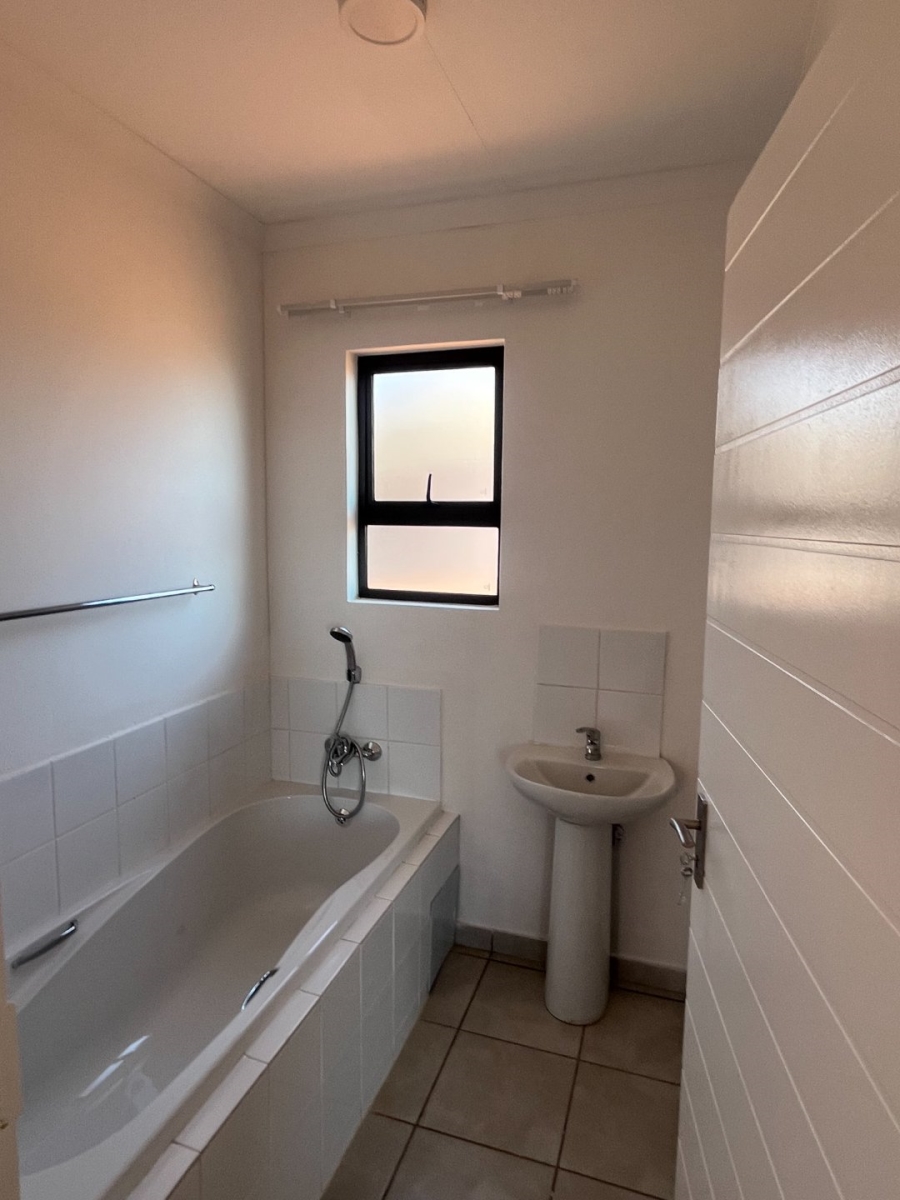 3 Bedroom Property for Sale in Windmill Park Gauteng