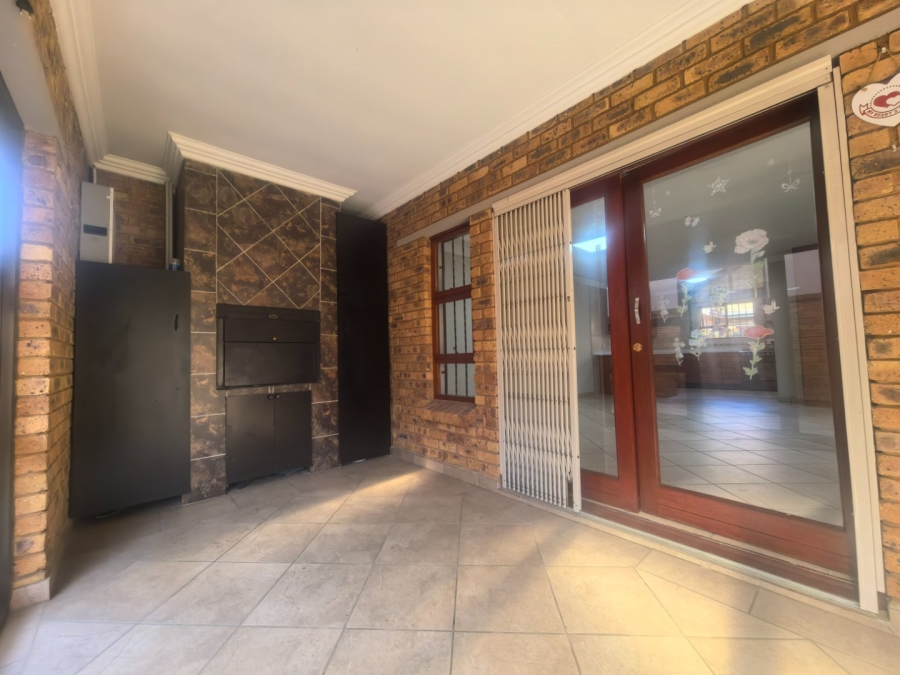 3 Bedroom Property for Sale in Bartlett Gauteng