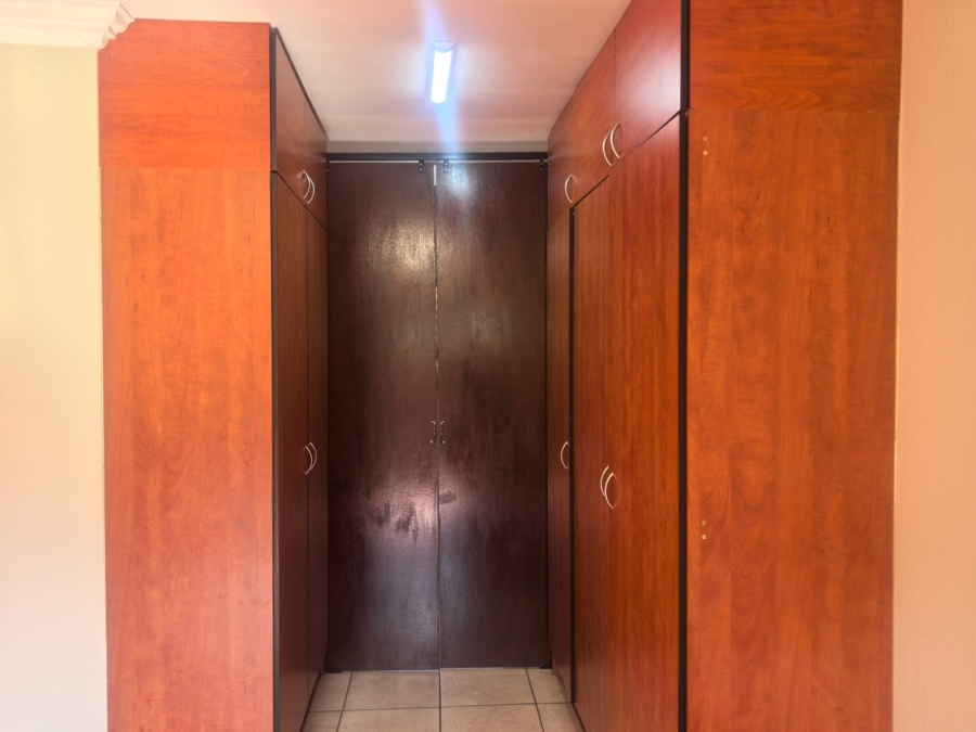 3 Bedroom Property for Sale in Bartlett Gauteng