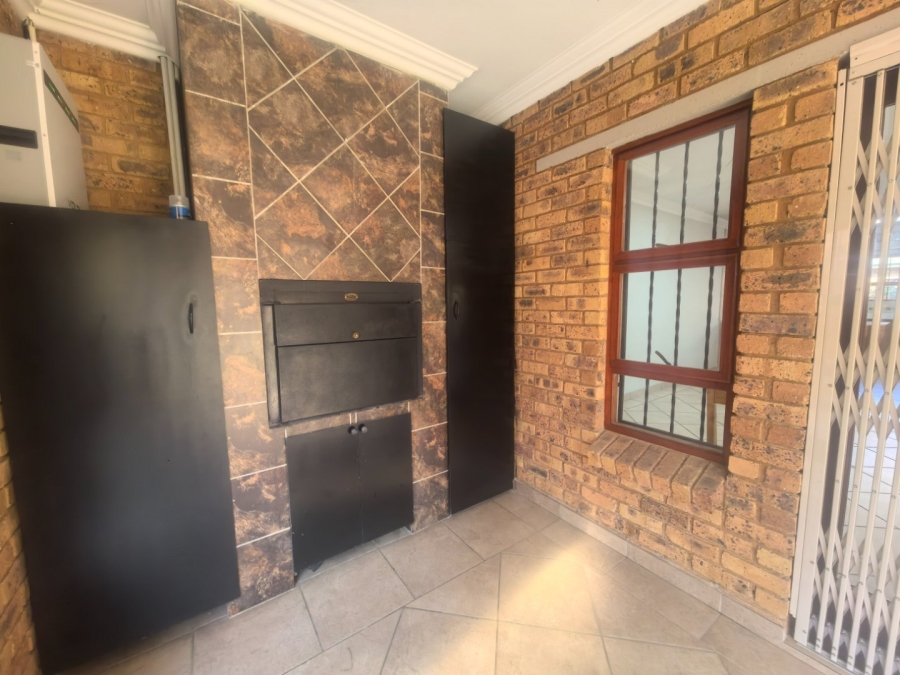 3 Bedroom Property for Sale in Bartlett Gauteng