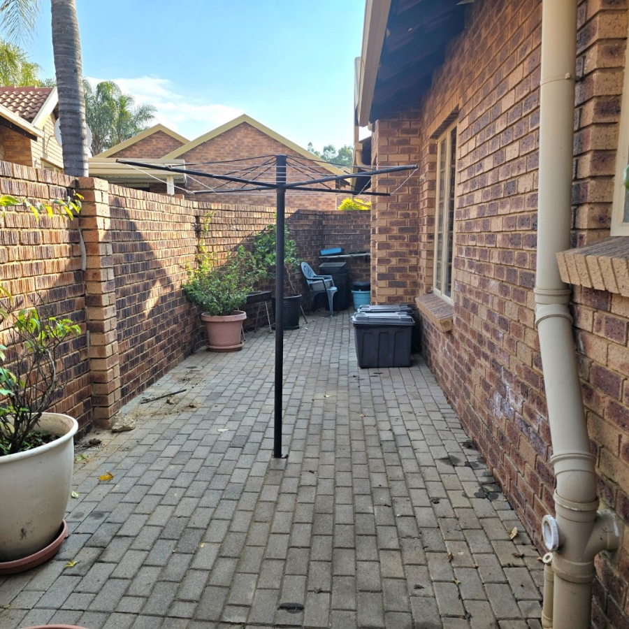2 Bedroom Property for Sale in Equestria Gauteng