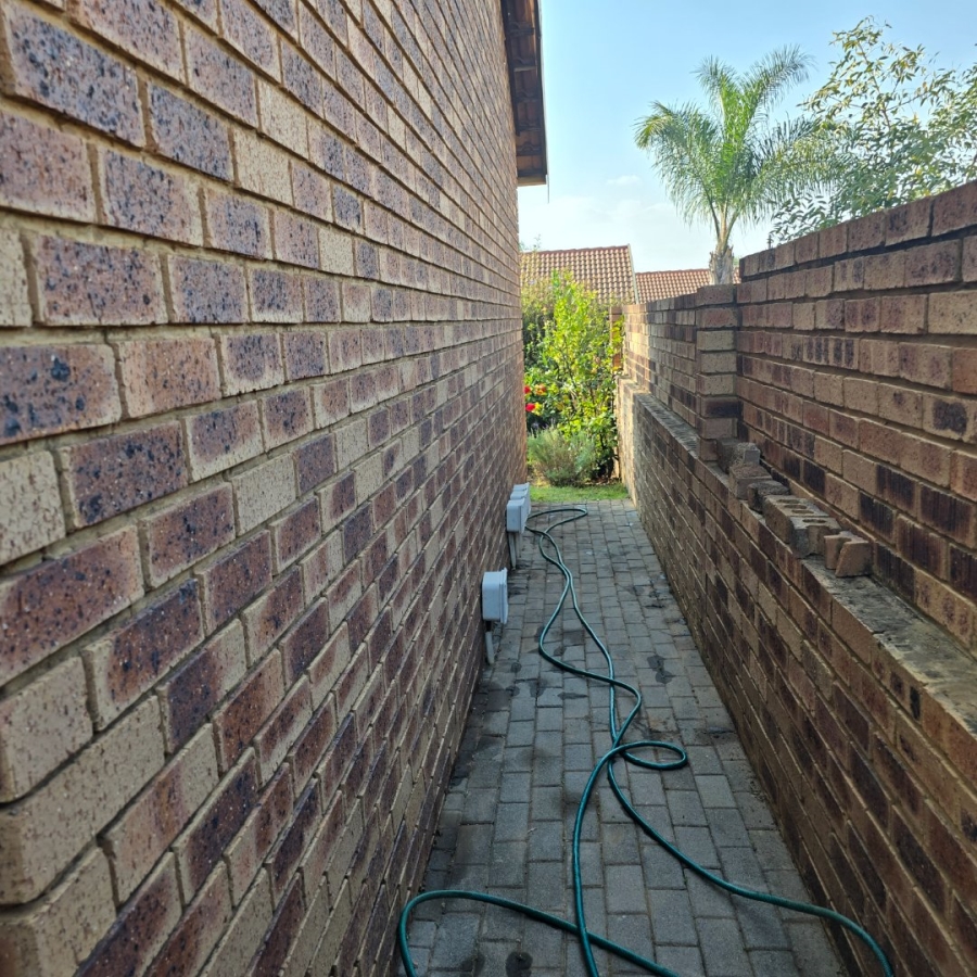 2 Bedroom Property for Sale in Equestria Gauteng