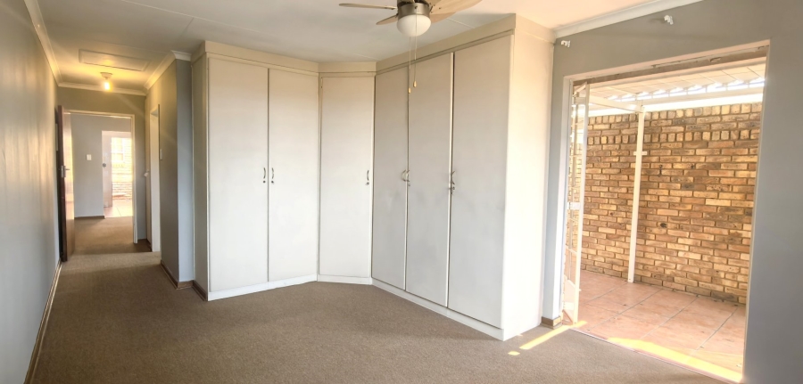 To Let 1 Bedroom Property for Rent in Brummeria Gauteng
