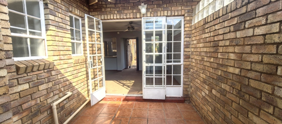 To Let 1 Bedroom Property for Rent in Brummeria Gauteng