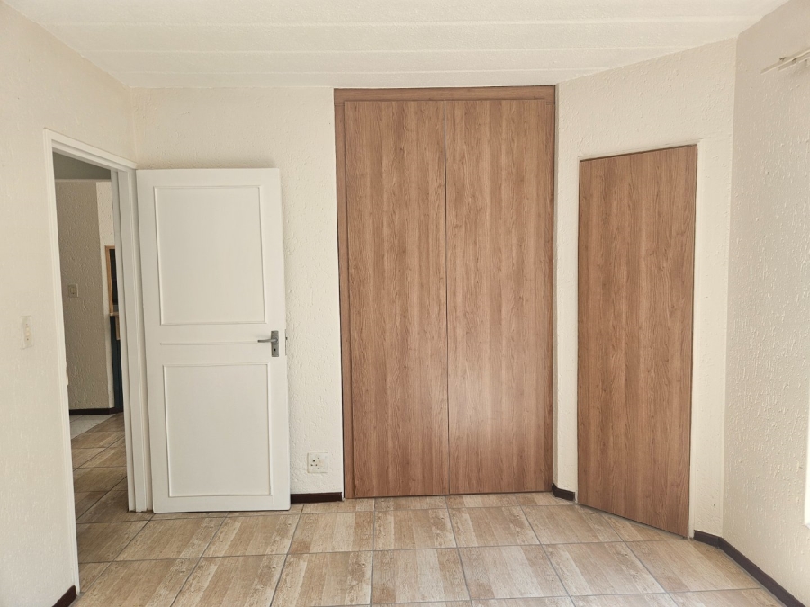 To Let 2 Bedroom Property for Rent in North Riding AH Gauteng