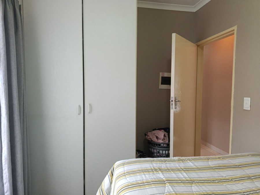 To Let 3 Bedroom Property for Rent in Heuwelsig Estate Gauteng