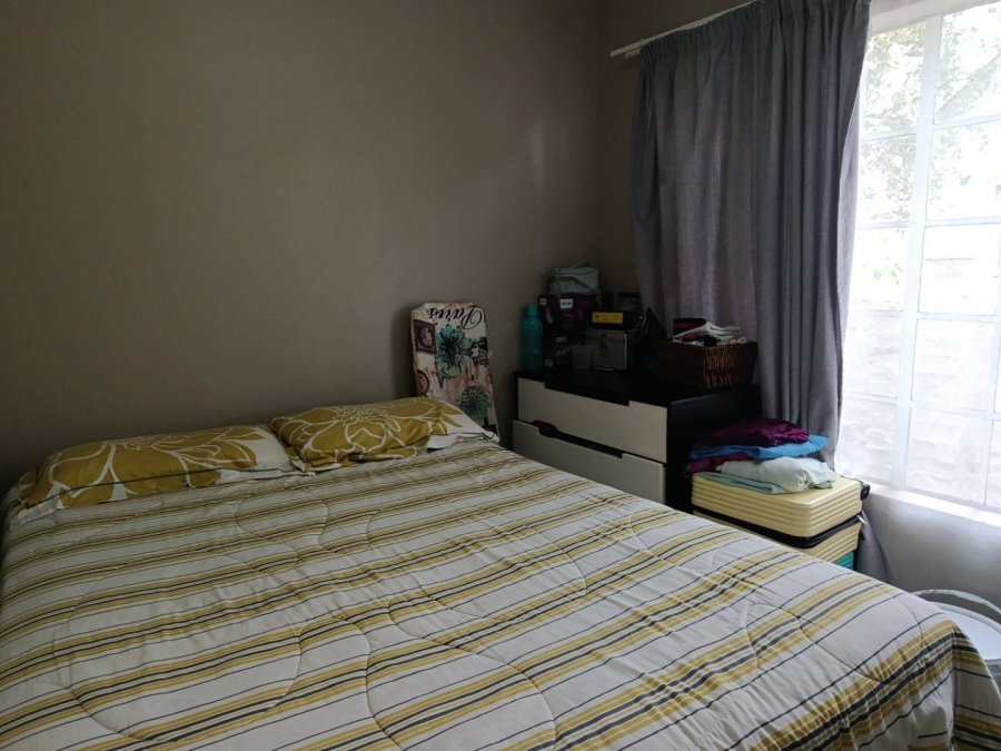To Let 3 Bedroom Property for Rent in Heuwelsig Estate Gauteng