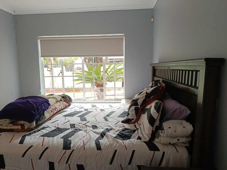 To Let 3 Bedroom Property for Rent in Heuwelsig Estate Gauteng