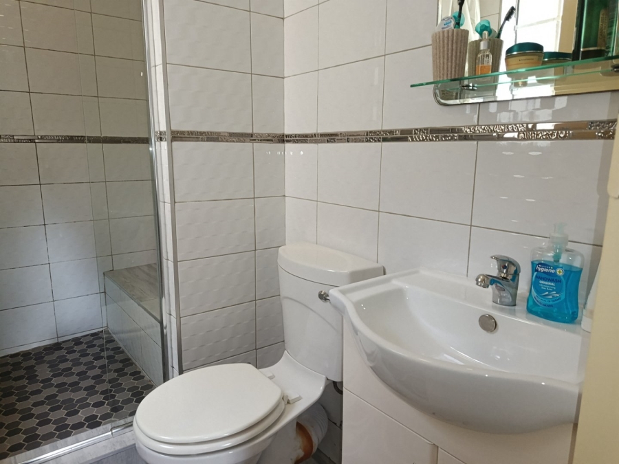 To Let 3 Bedroom Property for Rent in Heuwelsig Estate Gauteng