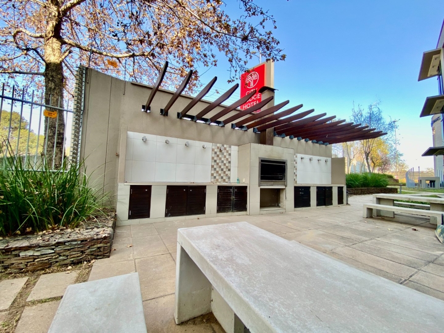 To Let Commercial Property for Rent in Lynnwood Manor Gauteng