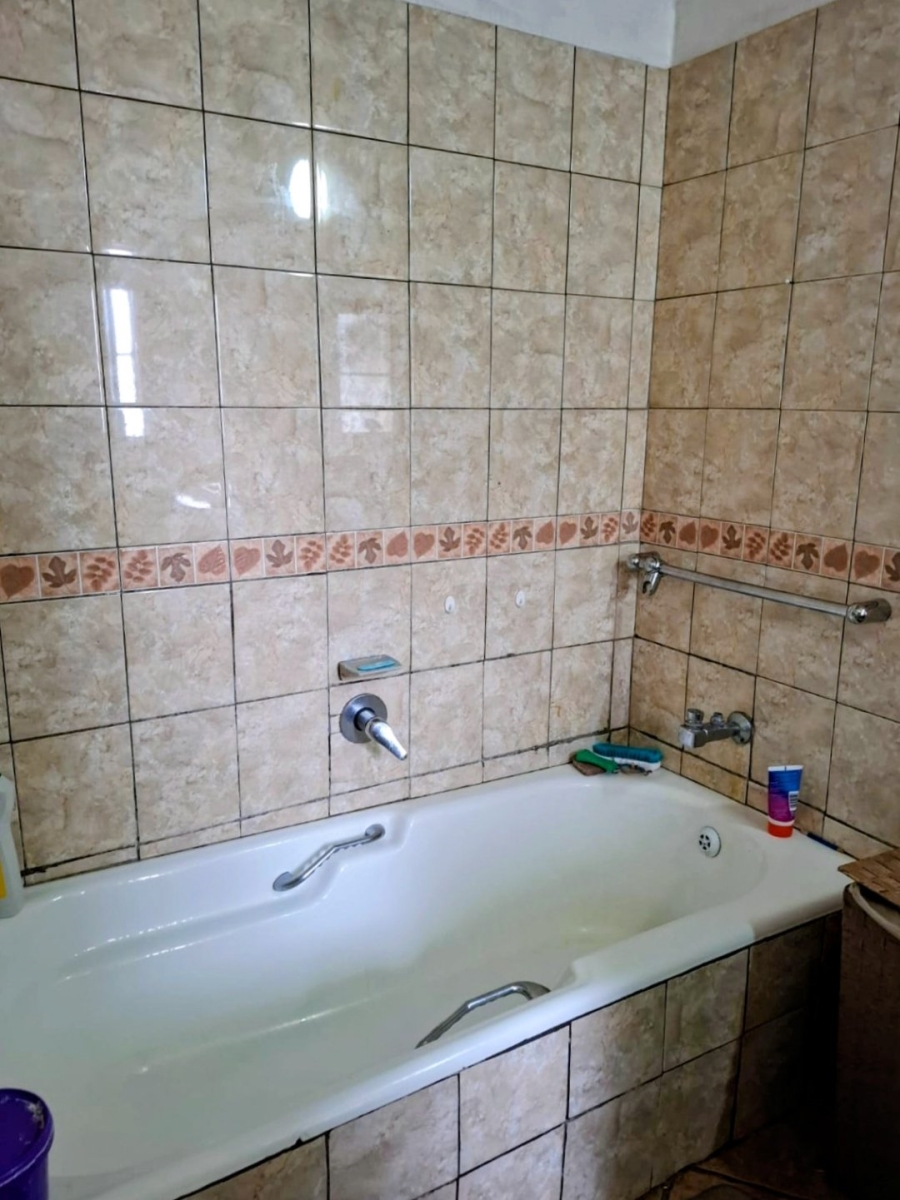 3 Bedroom Property for Sale in Roodekrans Gauteng