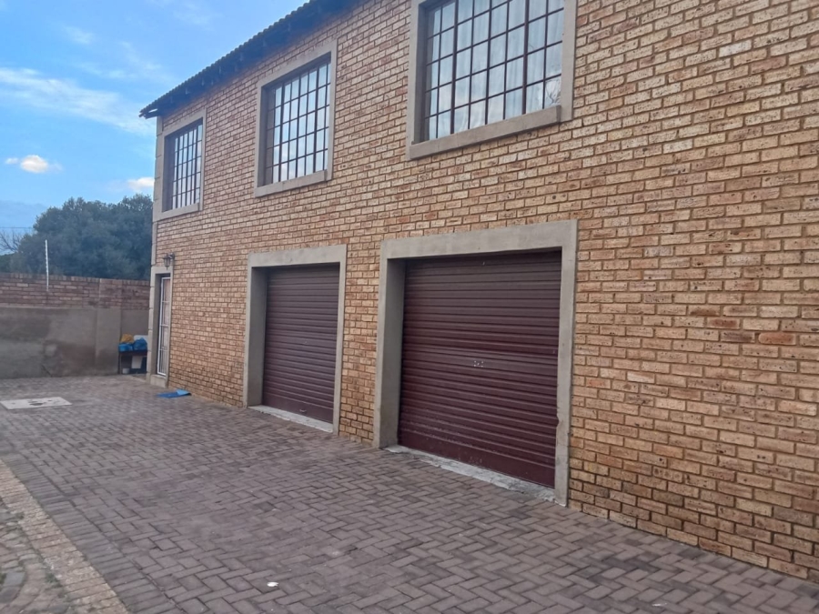 To Let 3 Bedroom Property for Rent in Randfontein Central Gauteng