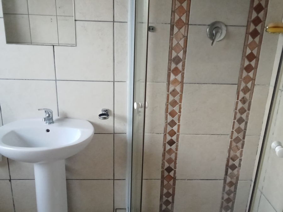 To Let 3 Bedroom Property for Rent in Randfontein Central Gauteng