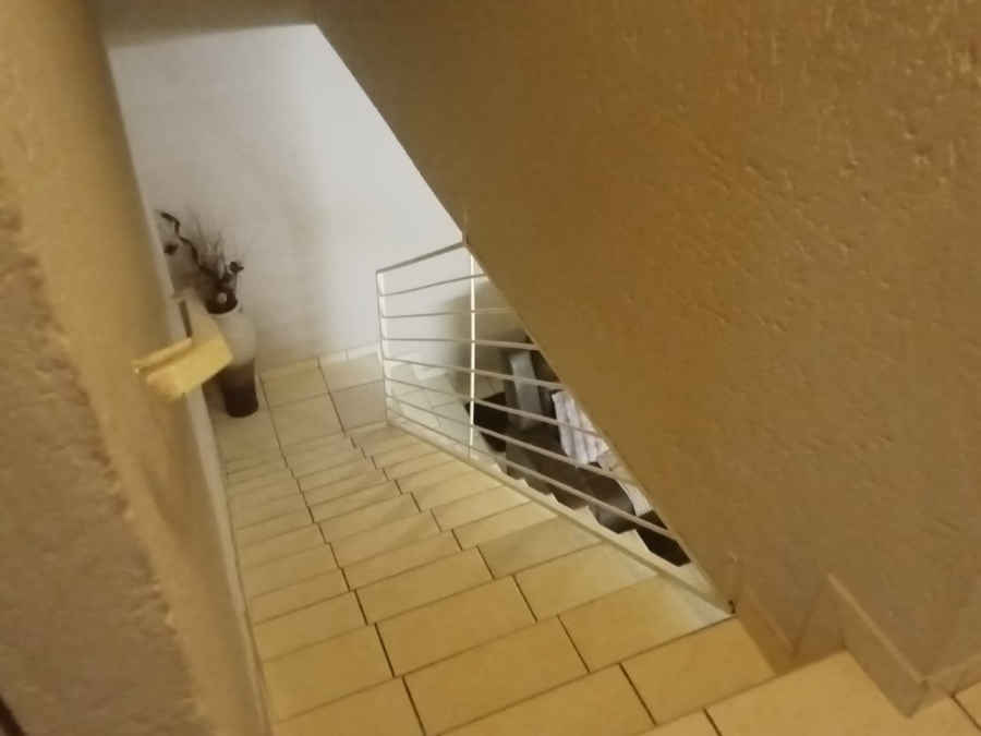 To Let 3 Bedroom Property for Rent in Randfontein Central Gauteng
