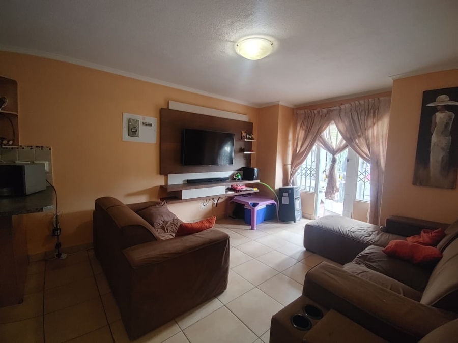 To Let 2 Bedroom Property for Rent in Castleview Gauteng