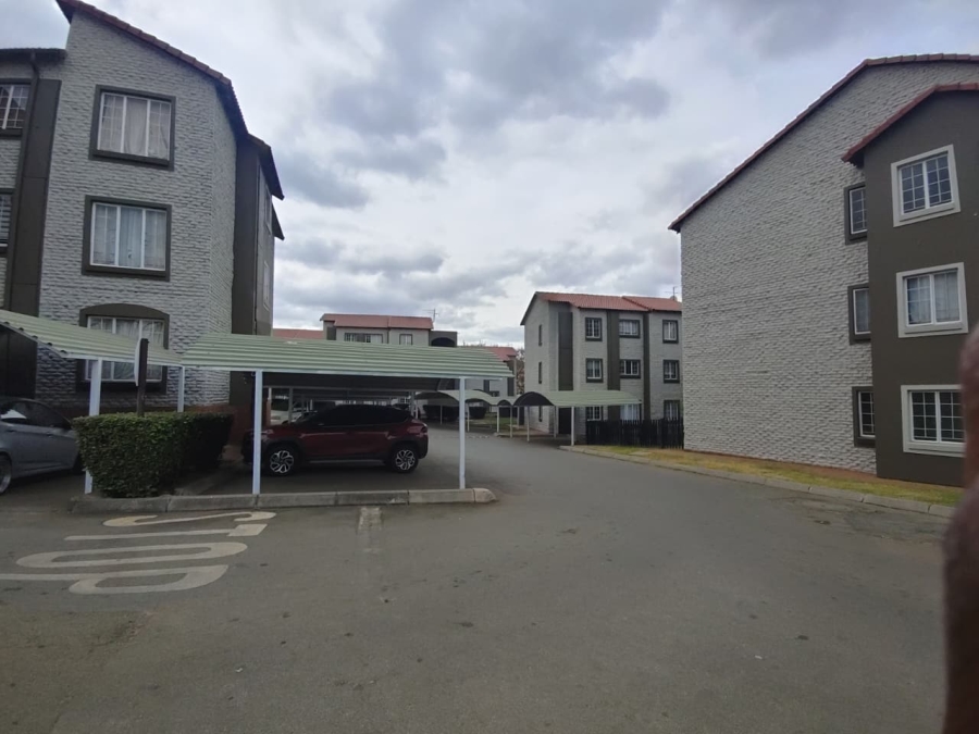 To Let 2 Bedroom Property for Rent in Castleview Gauteng