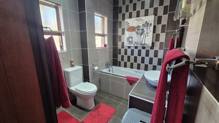 3 Bedroom Property for Sale in Ninapark Gauteng