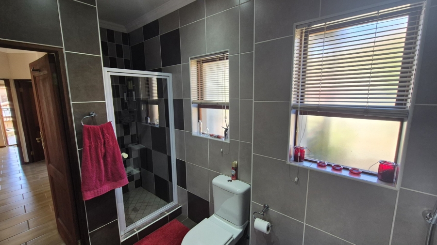 3 Bedroom Property for Sale in Ninapark Gauteng
