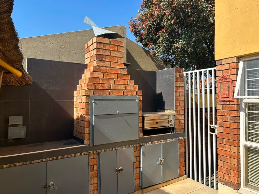 4 Bedroom Property for Sale in Beyers Park Gauteng