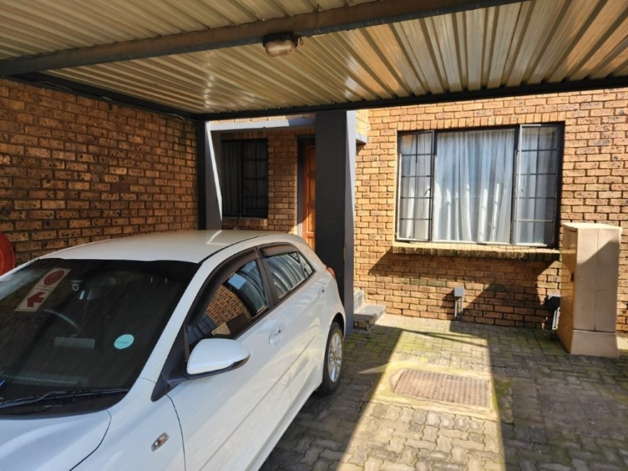 1 Bedroom Property for Sale in Elspark Gauteng