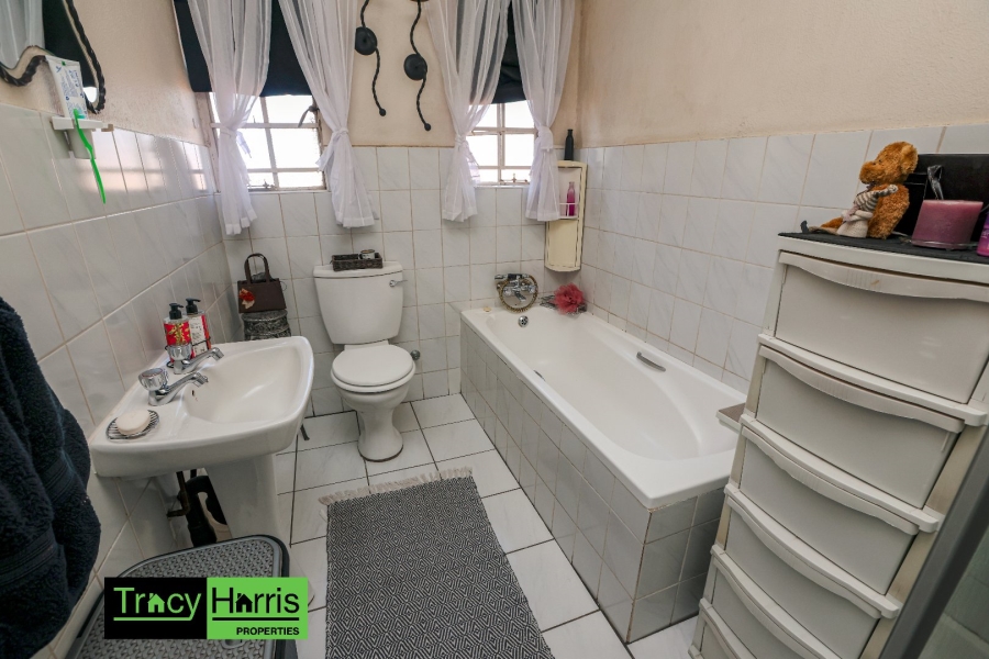 3 Bedroom Property for Sale in Bartlett Gauteng