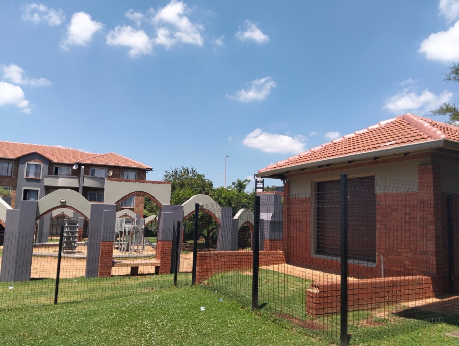2 Bedroom Property for Sale in Halfway Gardens Gauteng
