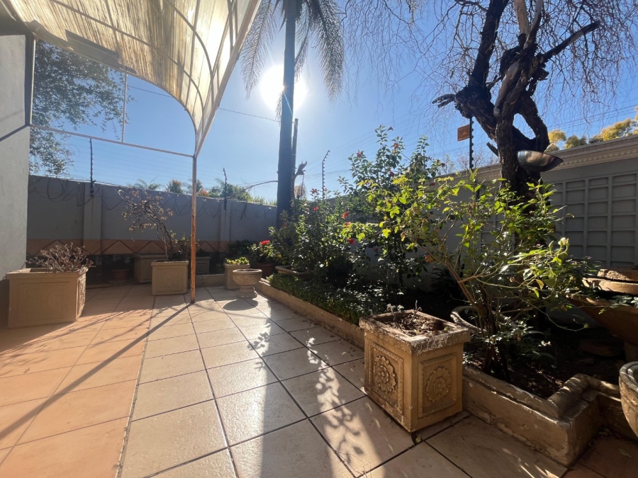 3 Bedroom Property for Sale in Laudium Ext 3 Gauteng
