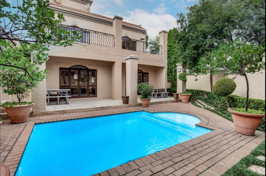 1 Bedroom Property for Sale in Lonehill Gauteng