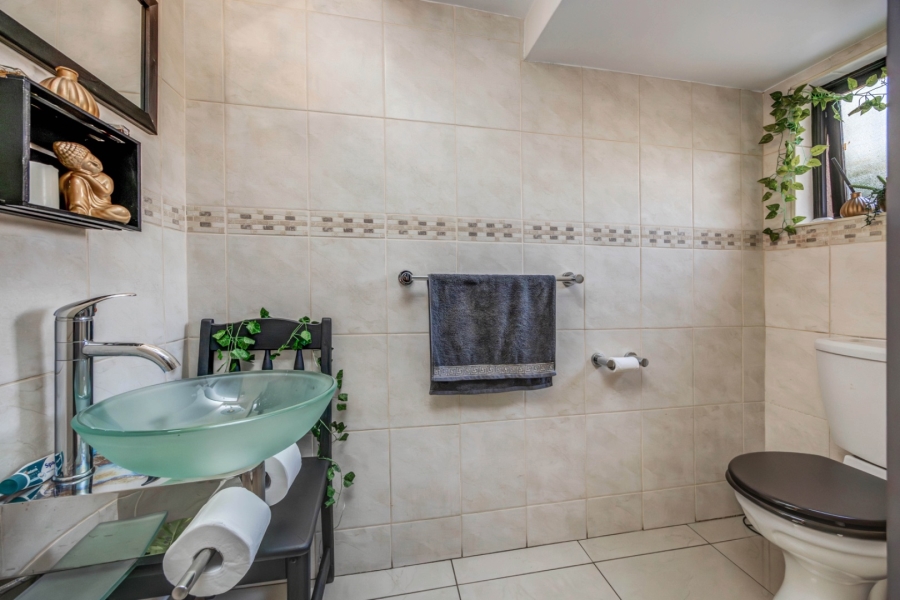 3 Bedroom Property for Sale in Vorna Valley Gauteng