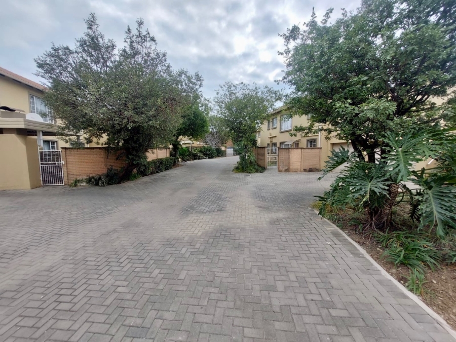 2 Bedroom Property for Sale in Willow Park Manor Gauteng